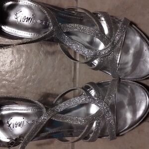 fioni night silver heels